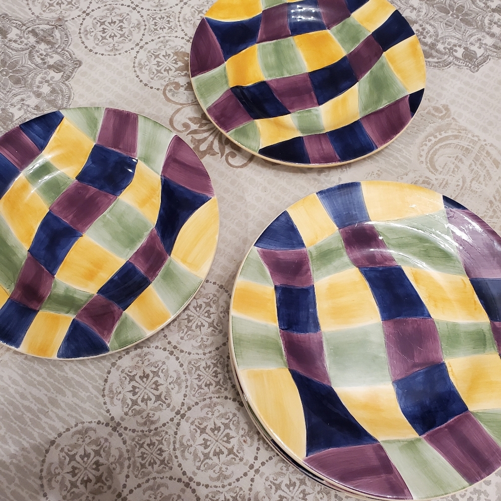 Plates - Picture 2 of 4